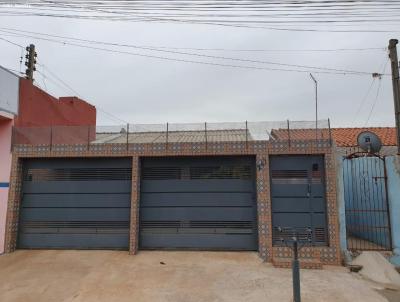 Casa para Venda, em Ourinhos, bairro Conjunto Residencial Itajubi, 3 dormitórios, 2 banheiros, 2 vagas